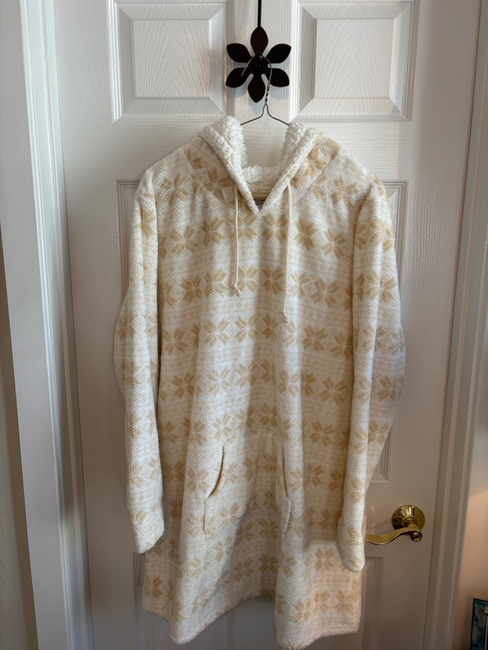 Muk Luks The Original Cream Sherpa Hooded Pullover Size XL Like New Condition